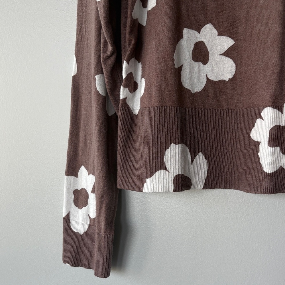 Sanctuary Brown and White Floral long sleeve cotton blend top round neckline - Picture 4 of 9